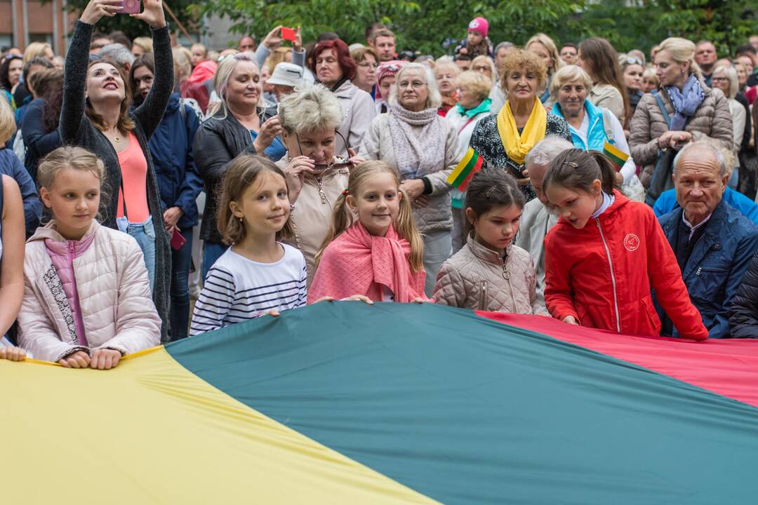 Tradicija: šeštadienį 21 val. klaipėdiečiai kviečiami į Kruizinių laivų terminalą drauge giedoti "Tautišką giesmę".