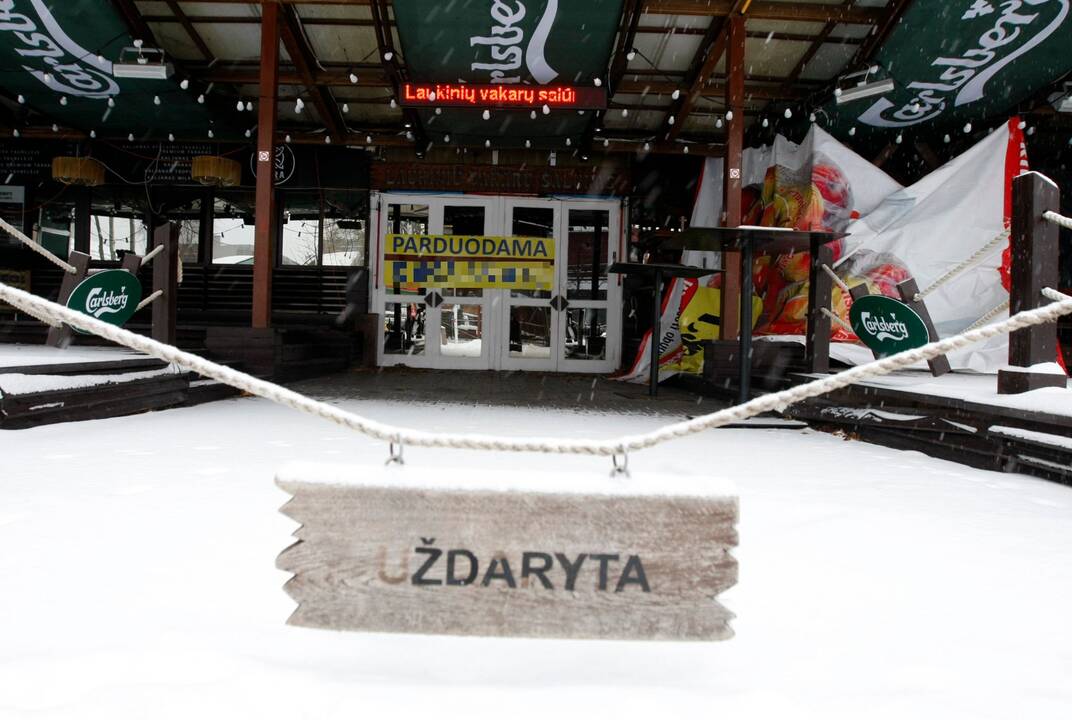 Įvaizdis: nors daugelio žmonių atmintyje Palangos J.Basanavičiaus g. 16 pastatas asocijuojasi su salūno vardu, čia jau seniai veikia naktinis klubas "Flamingo".