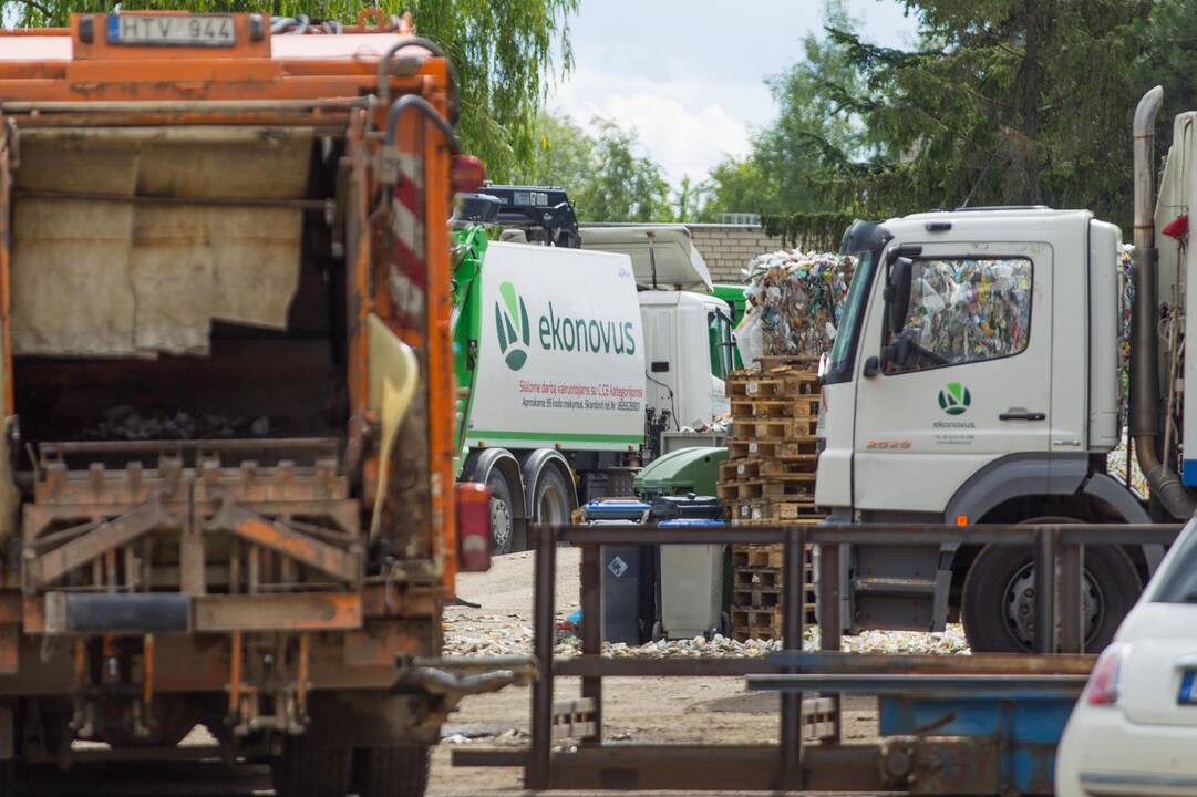 Išsikelia: atliekų rūšiavimu užsiimančios įmonės "Ekonovus" planai perkelti veiklą iš Klaipėdos į Gargždus kelia klausimų vietos gyventojams – ar taisyklių nepaisęs verslas neapkartins jų gyvenimo?