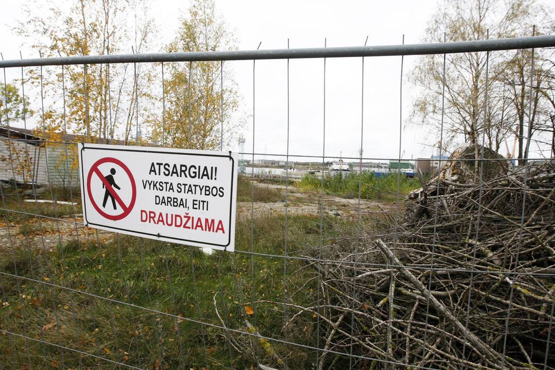 Strigo: metų pradžioje pradėtos valstybinio objekto statybos Marių gatvėje staiga sustojo, o tai klaipėdiečiams sukėlė daug klausimų.