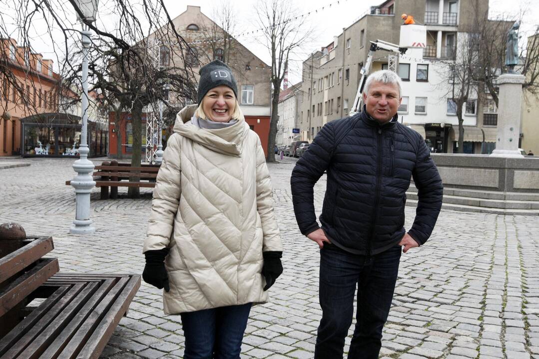 Pradėta montuoti Klaipėdos eglutė