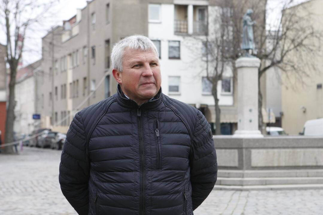 Pradėta montuoti Klaipėdos eglutė