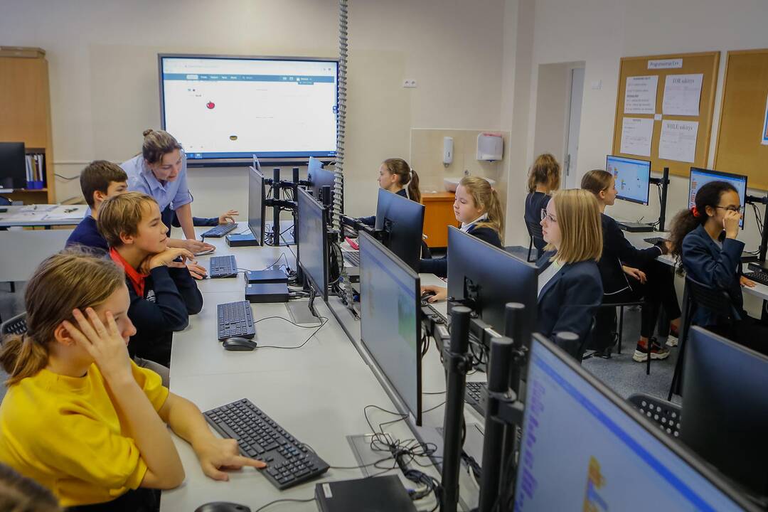 Privalumai: Klaipėdos licėjus garsėja ne tik inovacijomis bei tarptautinio bakalaureato programa, bet ir universaliomis sąlygomis įgyti puikiai vertinamą išsilavinimą.