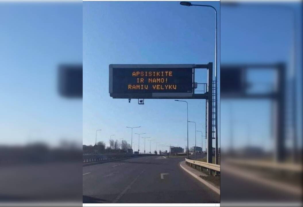 Pasveikino: tokio lygio valstybine kalba lietuviai buvo pasveikinti automagistralėje. Vilnius–Kaunas.