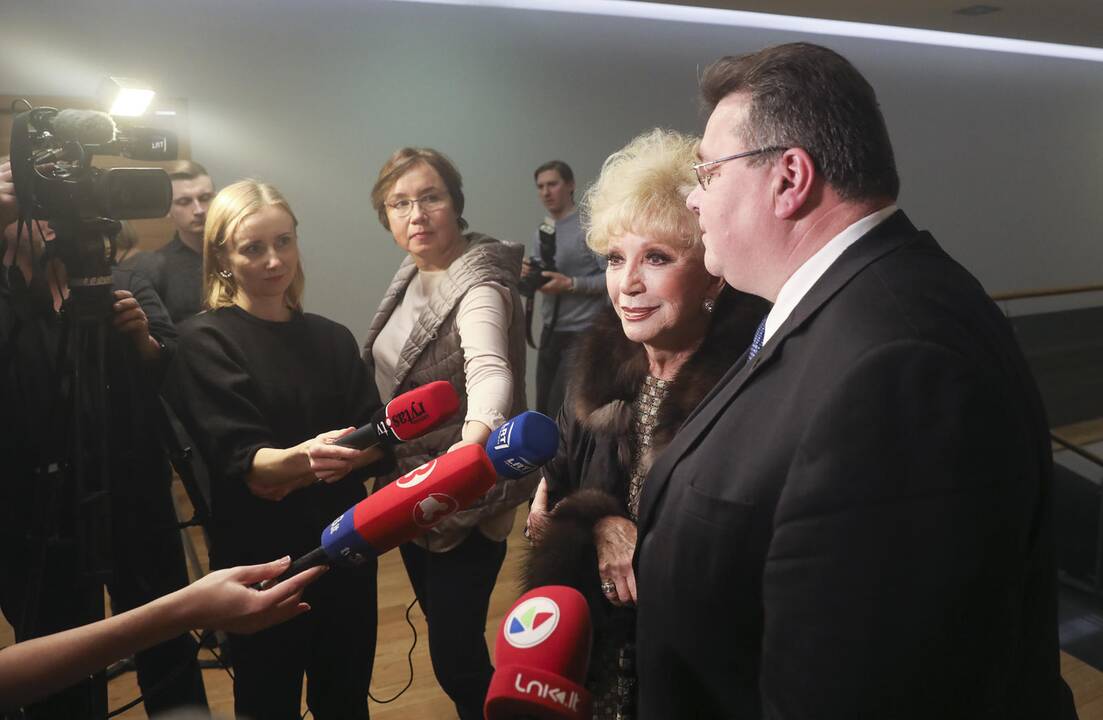 L. Linkevičius susitiko su lietuvių kilmės Holivudo aktore R. Lee
