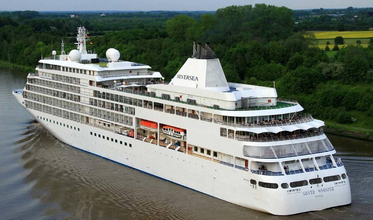 Reisas: „Silver Whisper“ žinomas Europoje, yra plaukęs ir Kylio kanale.