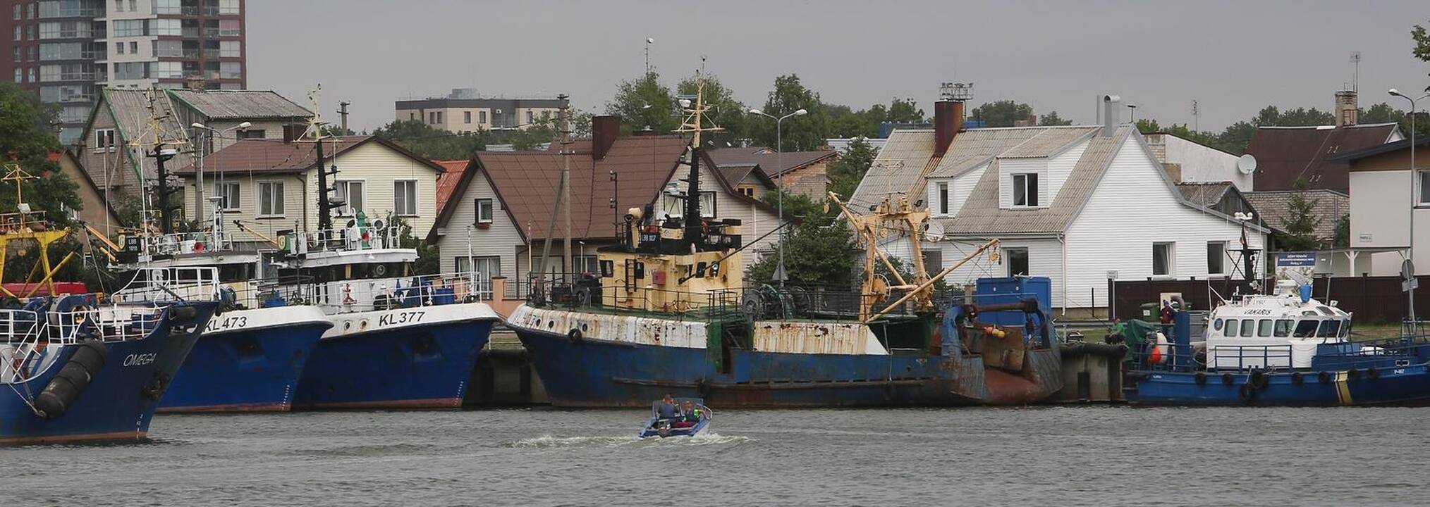 Situacija: įdomu, ką kontroliuos žvejybos valdininkai, kai žvejų laivai stovės ir lauks, kad jiems mokės kompensacijas už laivų supjaustymą.