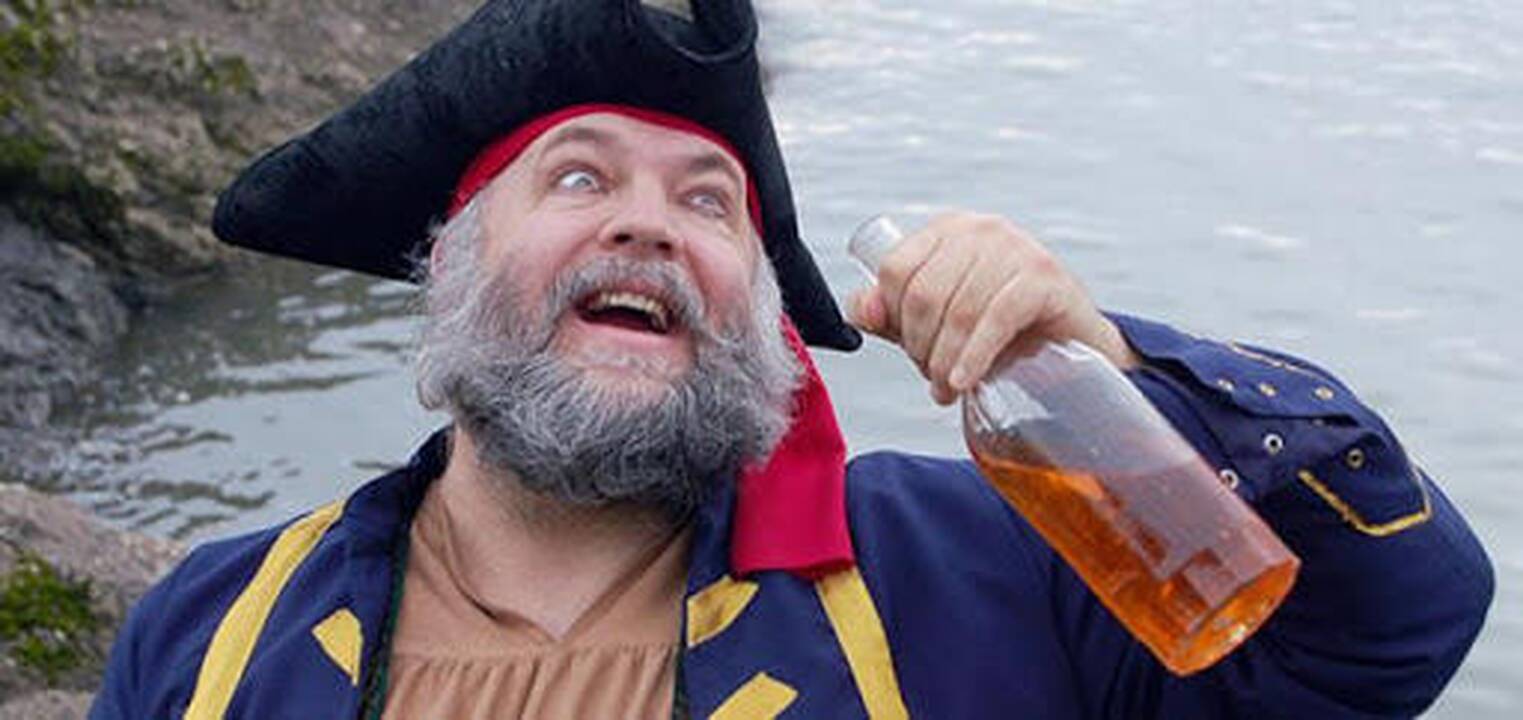 Įvaizdis: piratas filmuose – būtinai su romo buteliu.