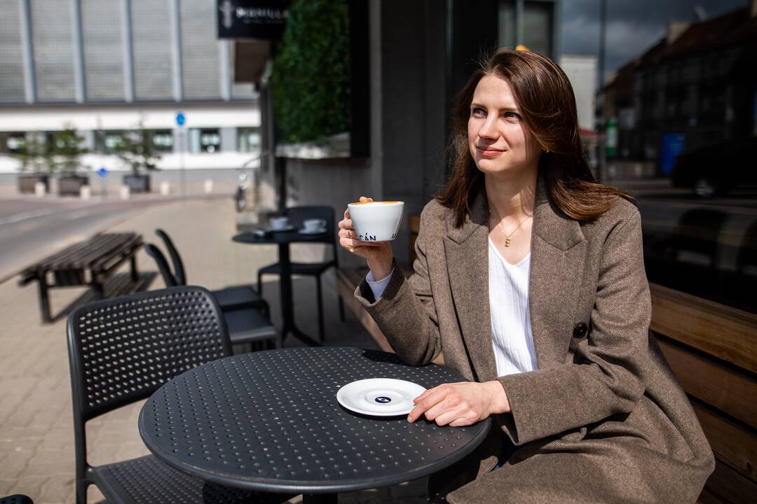 Karantinas laisvėja: atsidarė barai, kavinės, restoranai