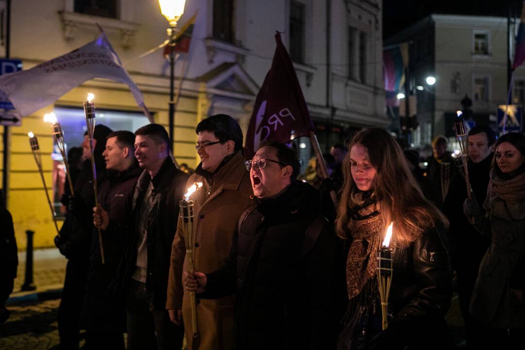 Eitynės su deglais Vilniuje