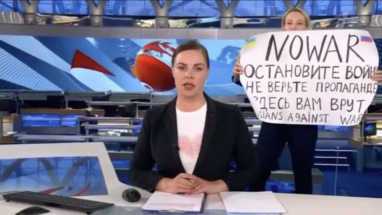 Marina Ovsianikova (dešinėje)