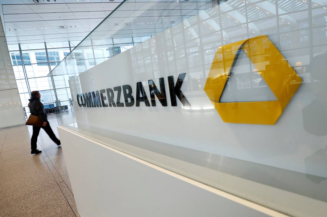 Vokietijos bankas „Commerzbank“ atleis 10 tūkst. darbuotojų ir uždarys 340 skyrių