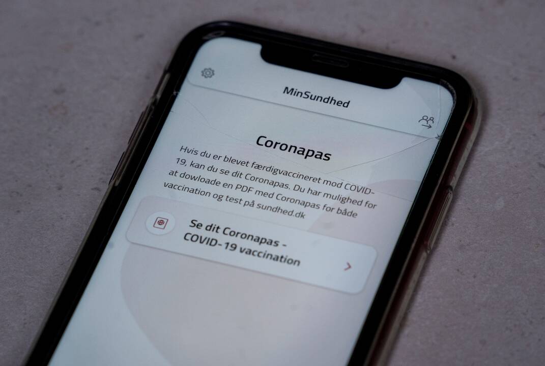 Danijoje įsigaliojo skiepų nuo COVID-19 sertifikatai, turintys padėti atsidaryti verslui