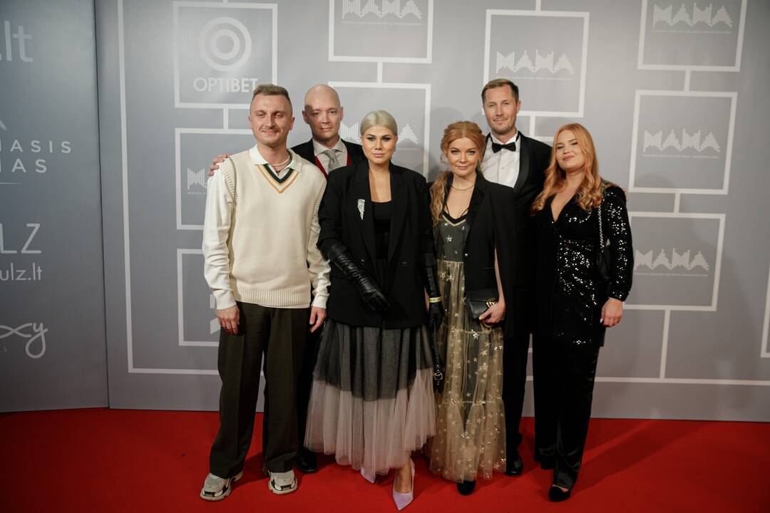 M.A.M.A. apdovanojimai: ant raudonojo kilimo – ryškiausios žvaigždės