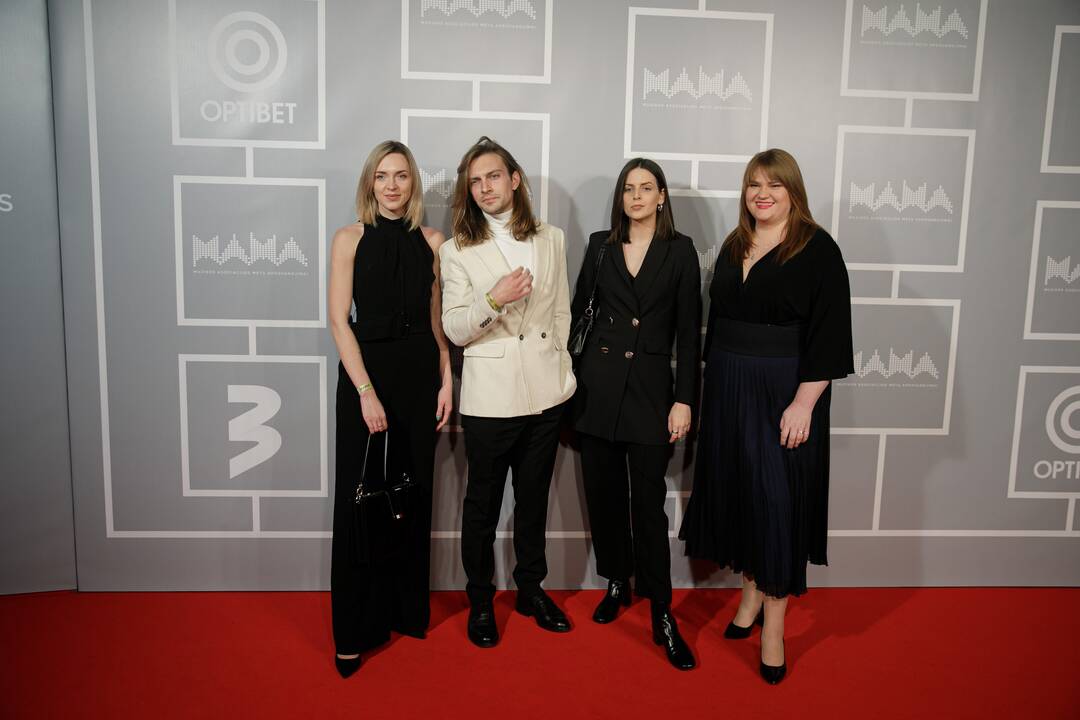 M.A.M.A. apdovanojimai: ant raudonojo kilimo – ryškiausios žvaigždės