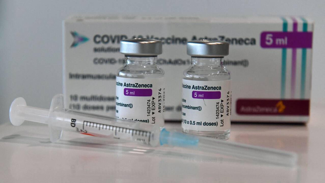Prancūzija rekomenduoja „AstraZeneca“ vakcina skiepyti 55 metų ir vyresnius žmones