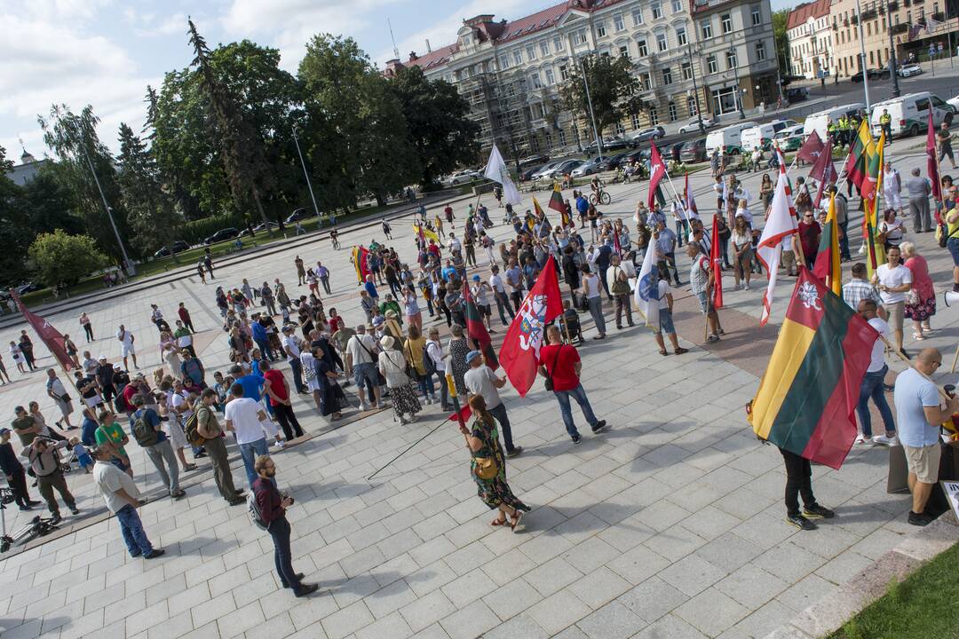 Protestas prieš privalomą testavimą ir skiepus