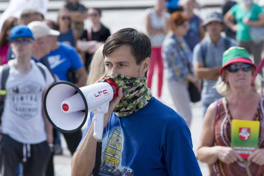 Protestas prieš privalomą testavimą ir skiepus