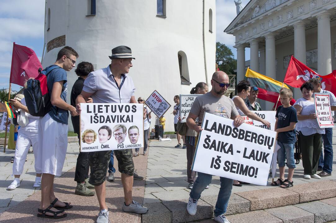 Protestas prieš privalomą testavimą ir skiepus
