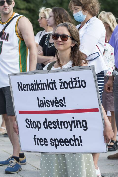 Protestas prieš privalomą testavimą ir skiepus