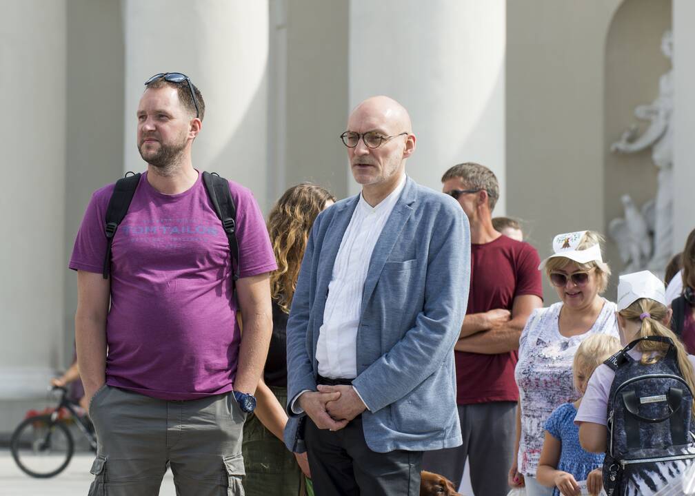 Protestas prieš privalomą testavimą ir skiepus
