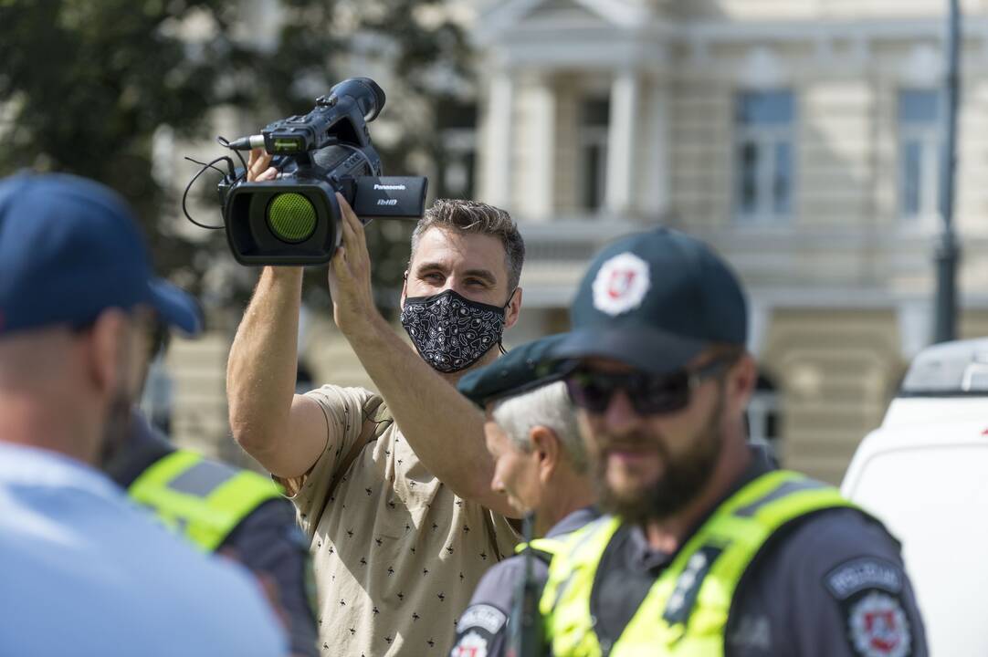 Protestas prieš privalomą testavimą ir skiepus