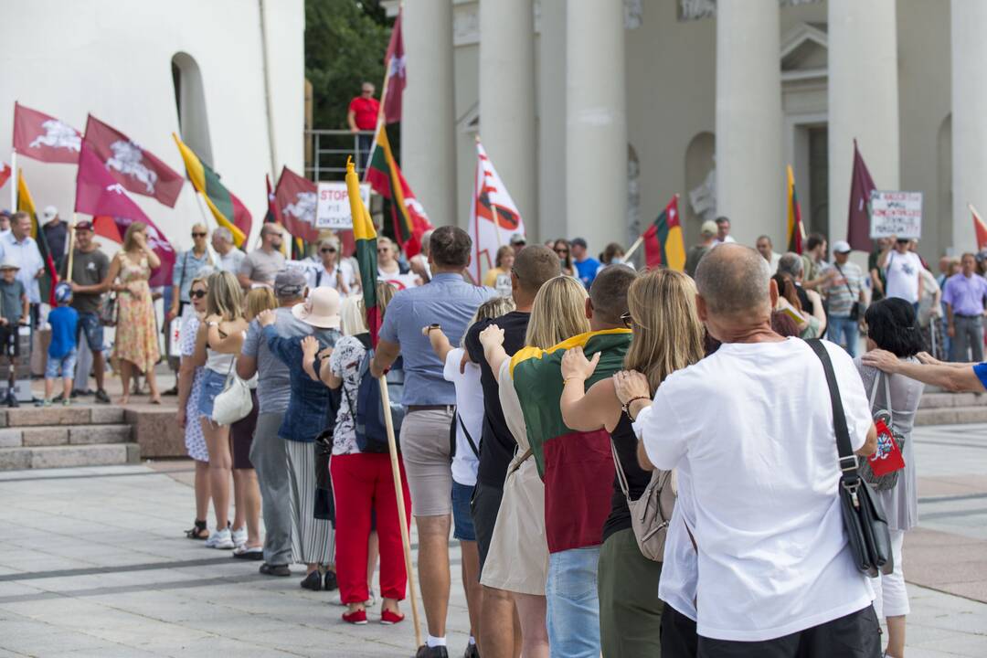 Protestas prieš privalomą testavimą ir skiepus