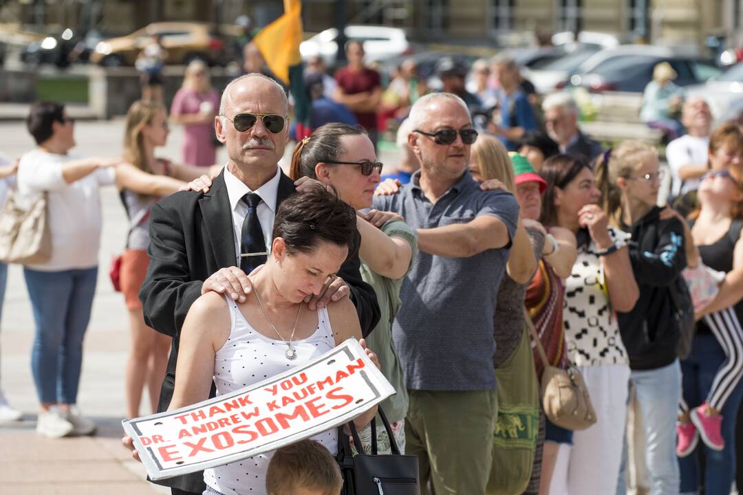 Protestas prieš privalomą testavimą ir skiepus