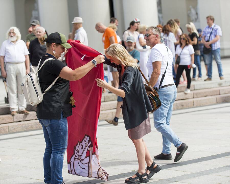 Protestas prieš privalomą testavimą ir skiepus