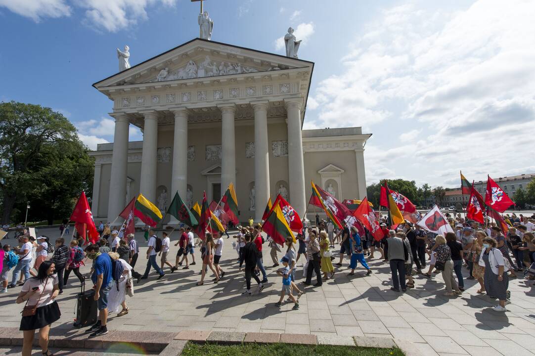 Protestas prieš privalomą testavimą ir skiepus