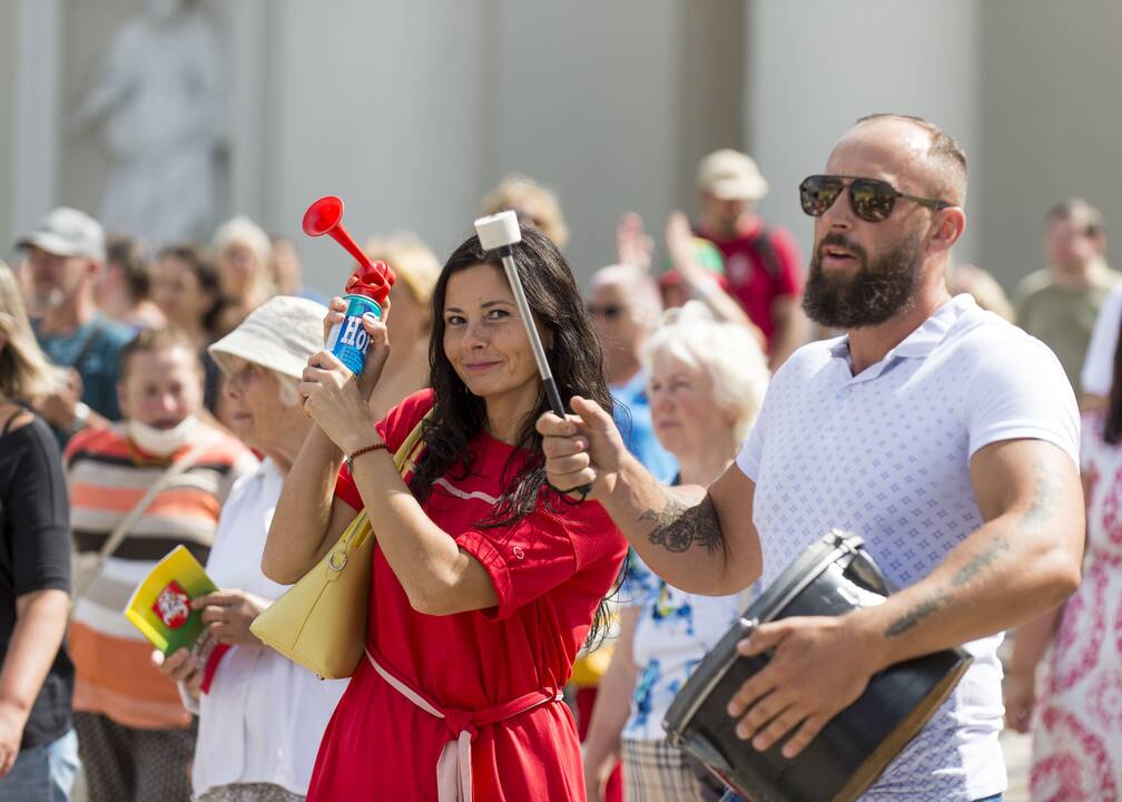 Protestas prieš privalomą testavimą ir skiepus