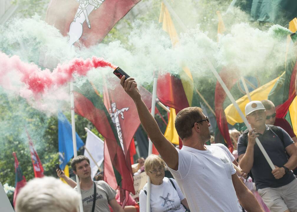 Protestas prieš privalomą testavimą ir skiepus