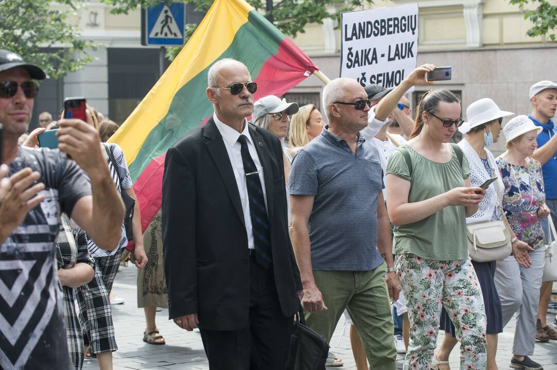Protestas prieš privalomą testavimą ir skiepus