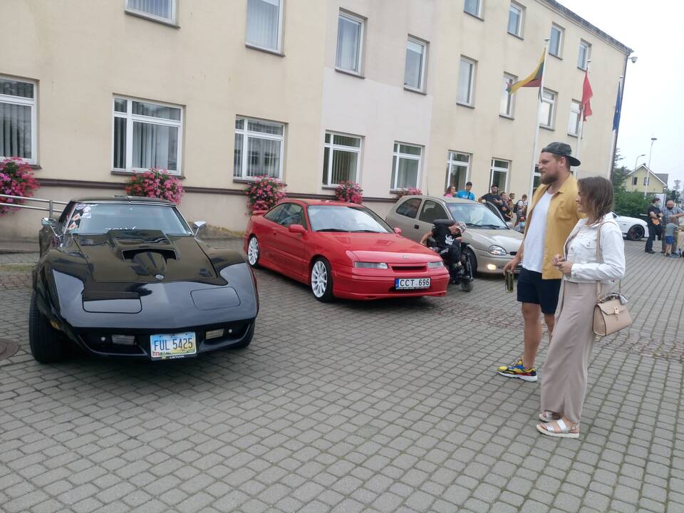 Taisyklės: cepelinų virėjams buvo iškeltos griežtos sąlygos – už dainas ir šmaikščius pasirodymus, išradingą patiekalo patiekimą komisija pridėdavo balų.