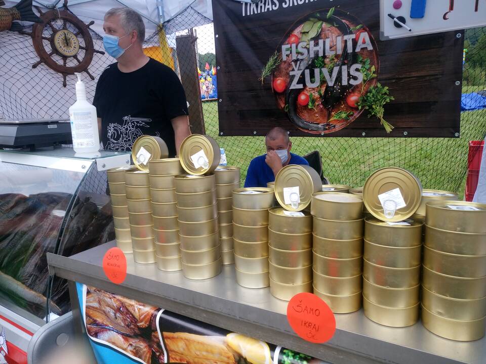 Taisyklės: cepelinų virėjams buvo iškeltos griežtos sąlygos – už dainas ir šmaikščius pasirodymus, išradingą patiekalo patiekimą komisija pridėdavo balų.