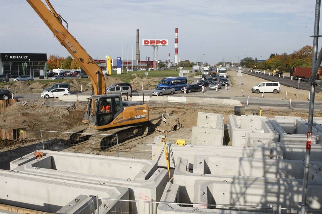 Stabdys: nuo šio pirmadienio iki penktadienio naktimis bus stabdomas eismas Baltijos prospekto ir Šilutės plento žiedinėje sankryžoje.
