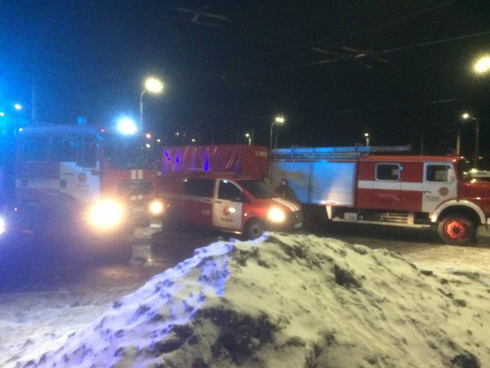 Sostinėje įtrūkus daugiabučio sienai, iš pastato evakuoti gyventojai