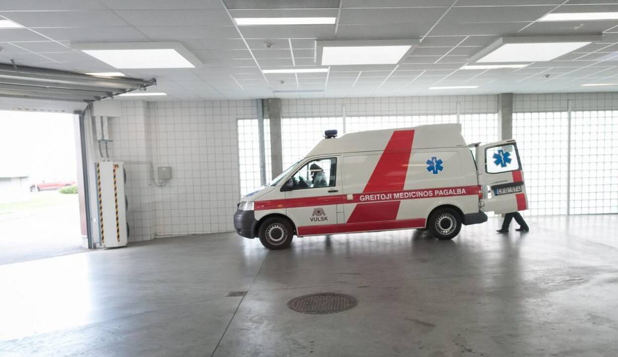 Pasvalio rajone susidūrė vilkikas ir automobilis: žuvo žmogus
