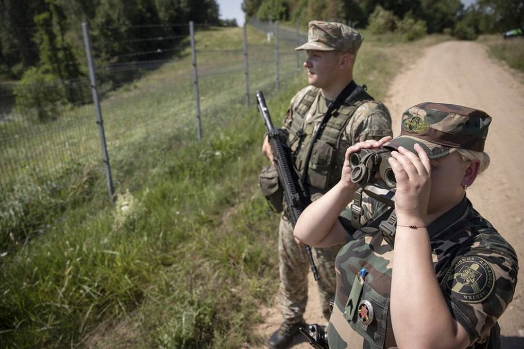 Lietuvoje per praėjusias dvi paras apgręžta keliolika neteisėtų migrantų, iš jų du valstybės sieną bandė kirsti šeštadienį. 