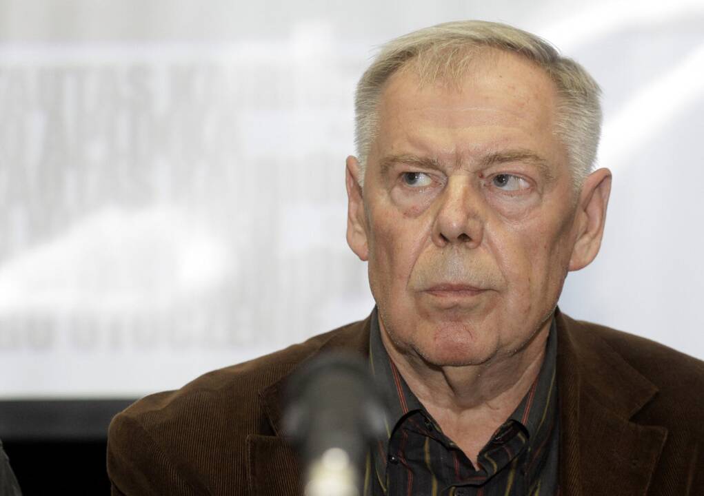 Prezidentas pasveikino dailininką P. R. Vaitiekūną 80-mečio proga