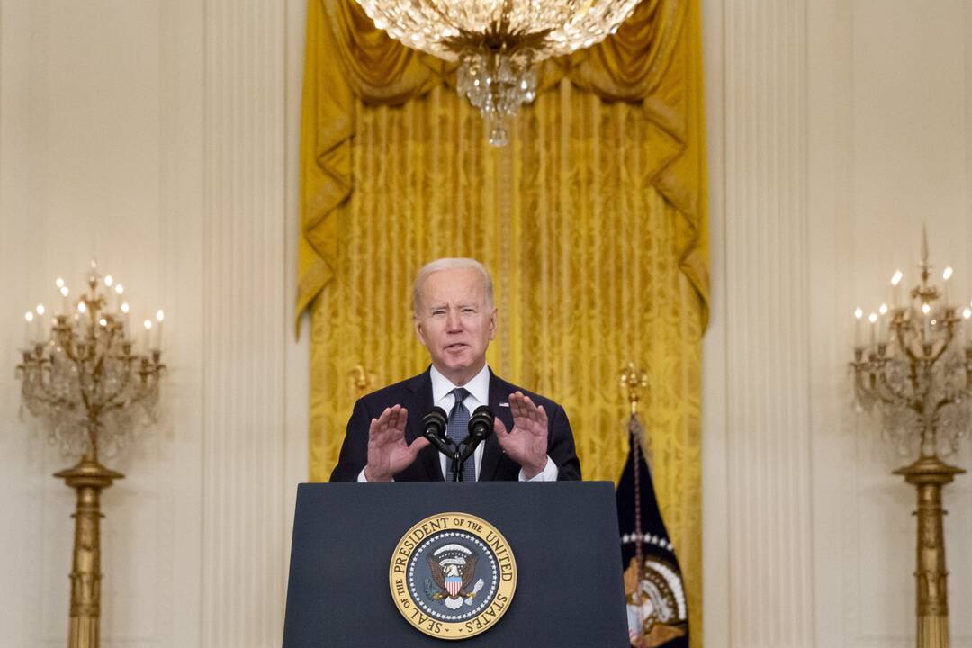 J. Bidenas įspėja amerikiečius: Rusijos invazija į Ukrainą turėtų padarinių ir JAV gyventojams