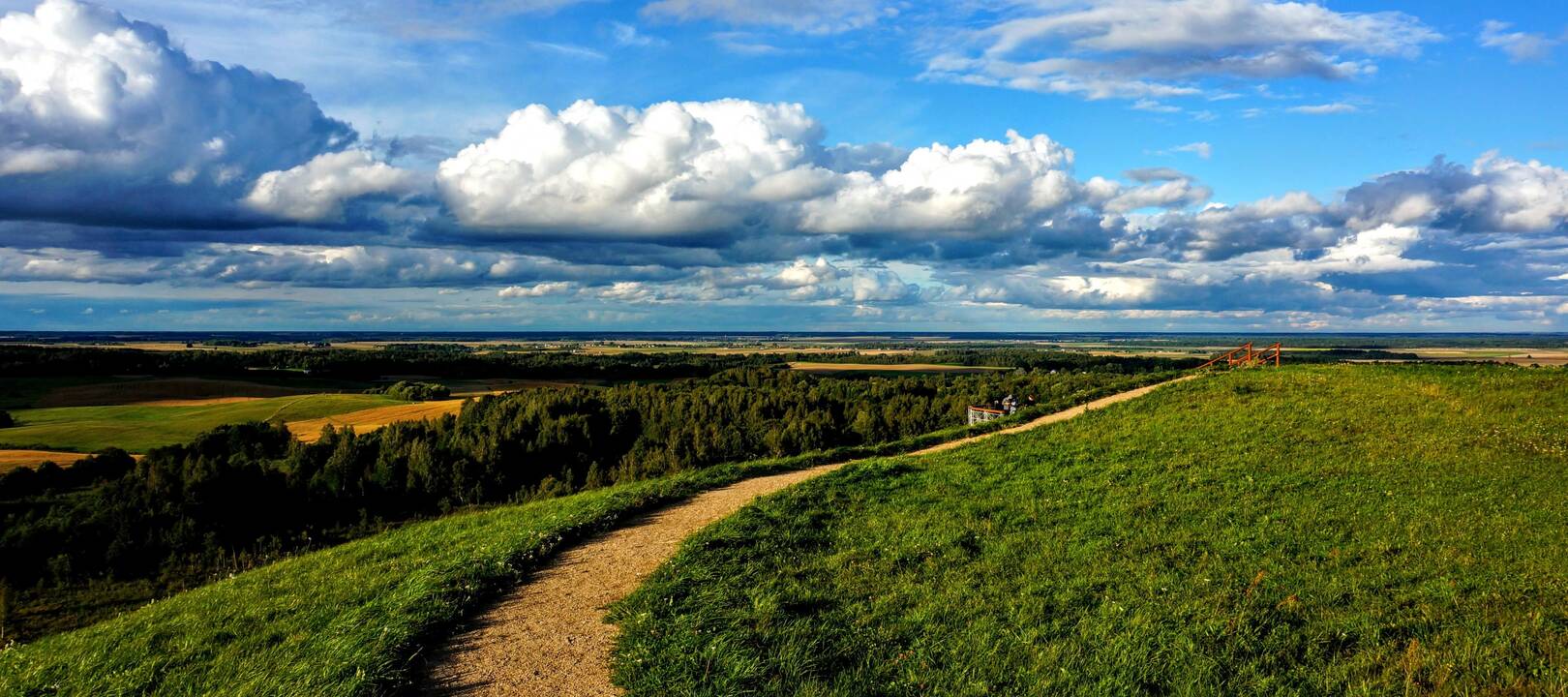 Atradimai: netekę galimybių keliauti po užsienį, pamatėme, kokia graži Lietuva.