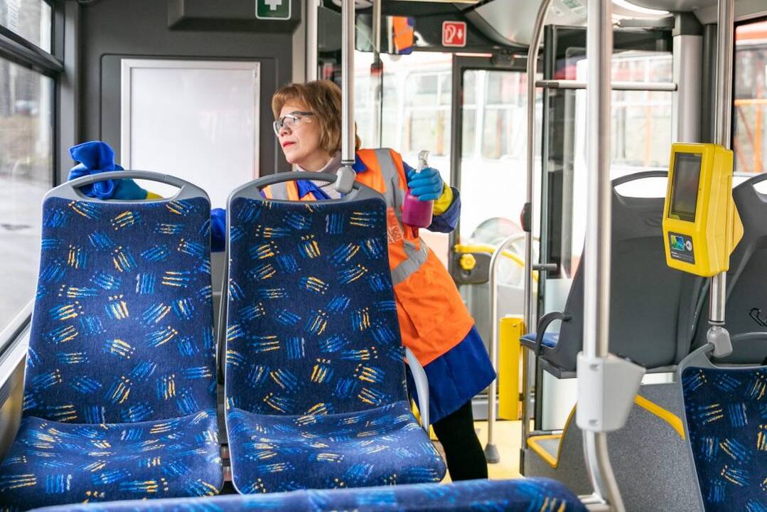 Savivaldybės piktinasi Vyriausybės delsimu ir išmokų dydžiu už viešąjį transportą