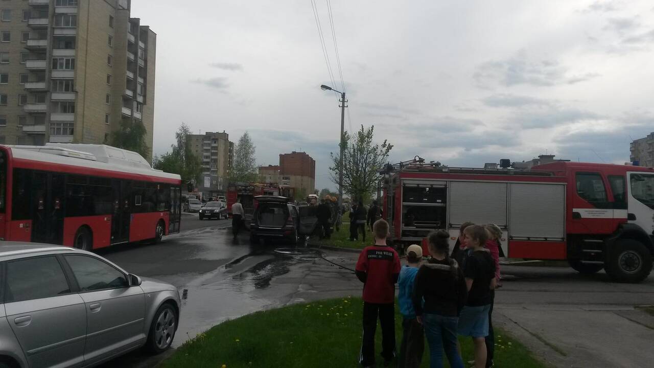 Šilainiuose savininkų akyse užsidegė mersedesas