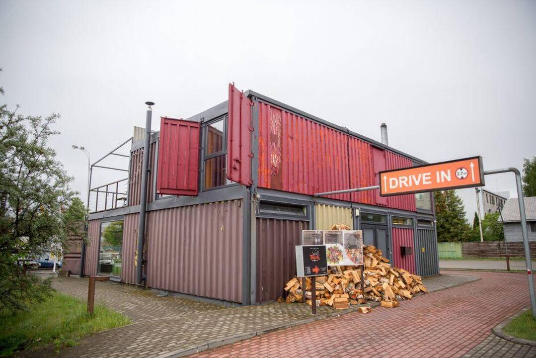 Į greitojo maisto restoraną nusitaikė ugnimi