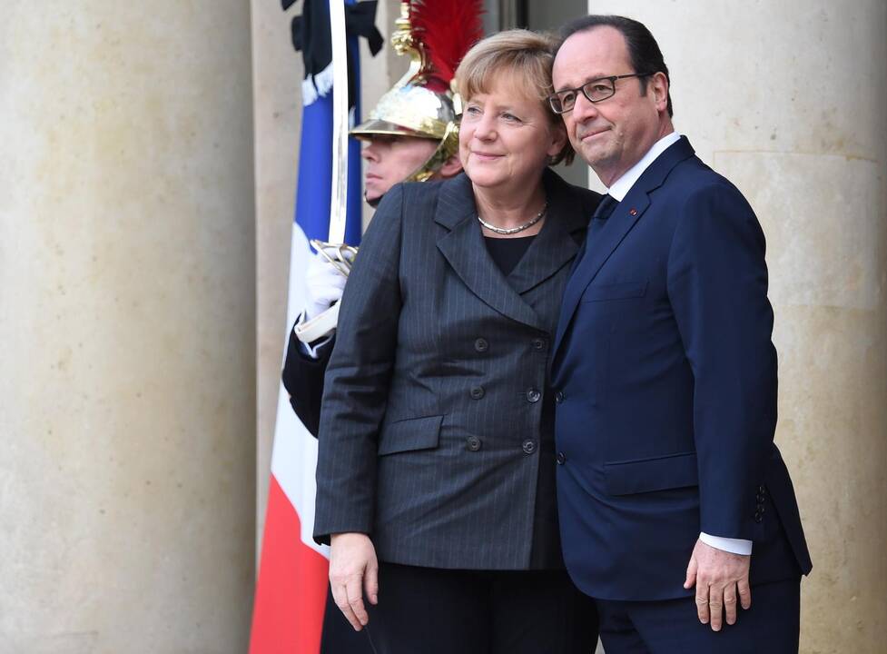 Angela Merkel ir Francois Hollande'as