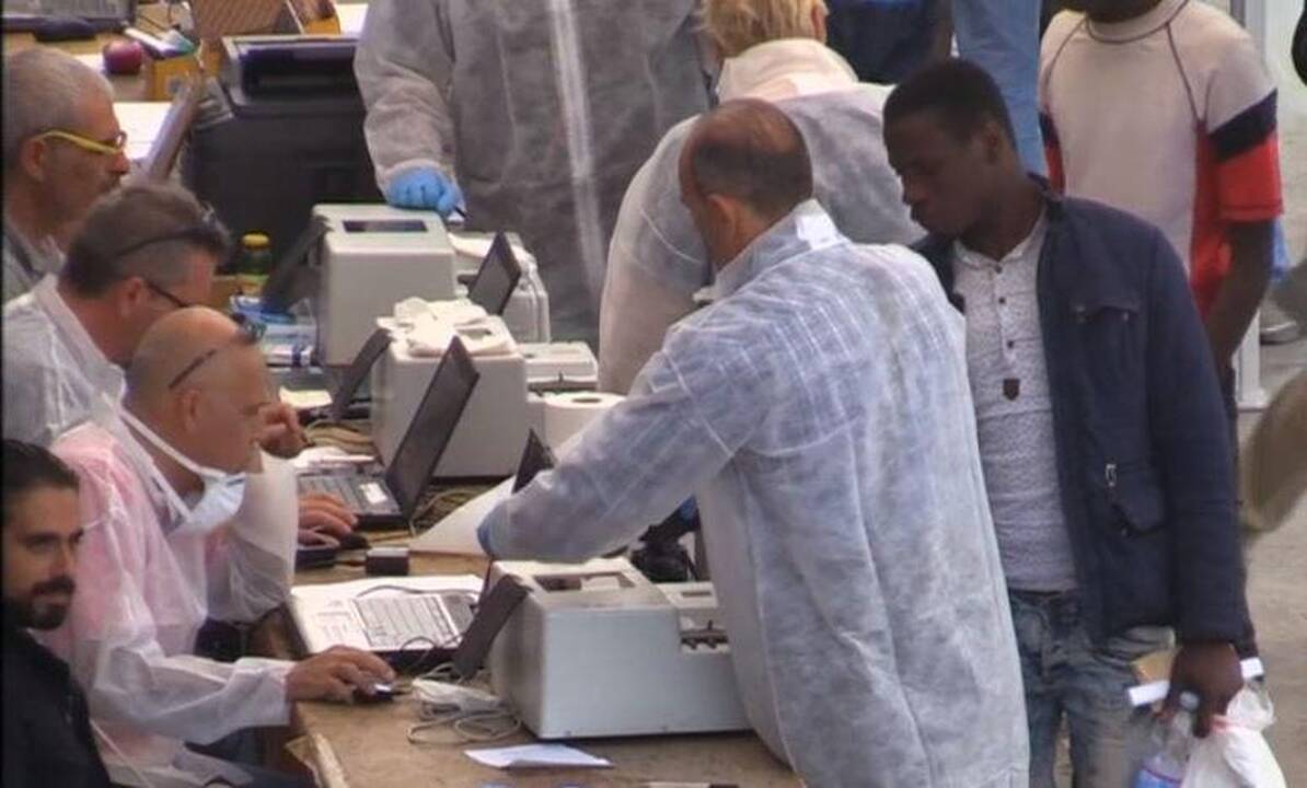 Migrantas iš Nigerijos: Sicilijoje atsiradus darbo vietai, ji neatiteks juodaodžiui