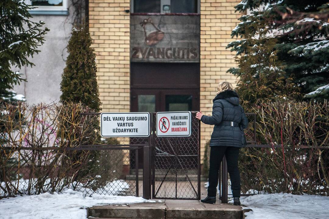 Saviems valdiškų tūkstančių negaila