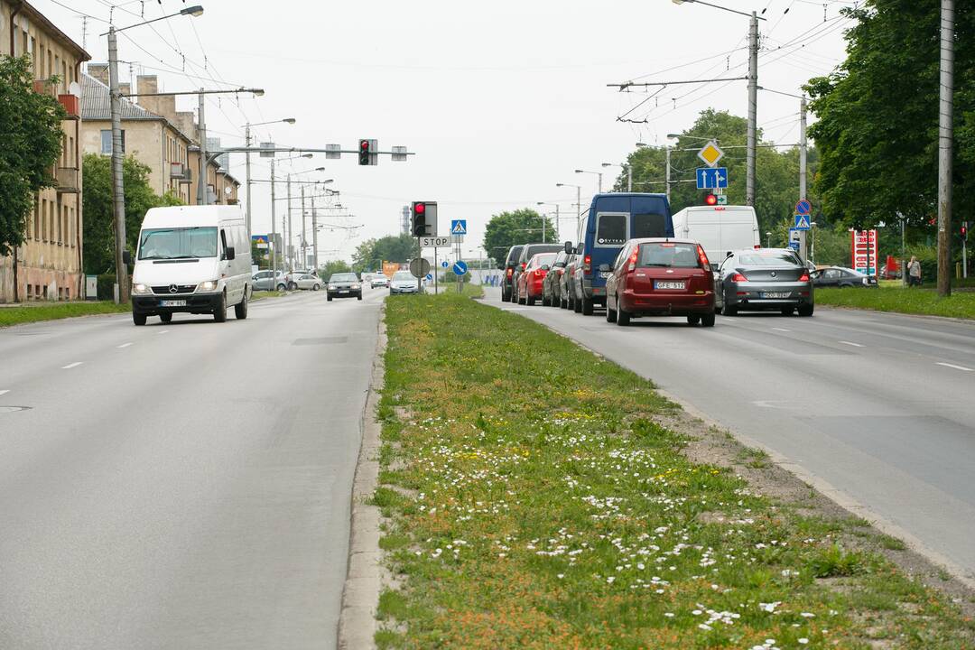 Žada platinti K. Baršausko gatvę?