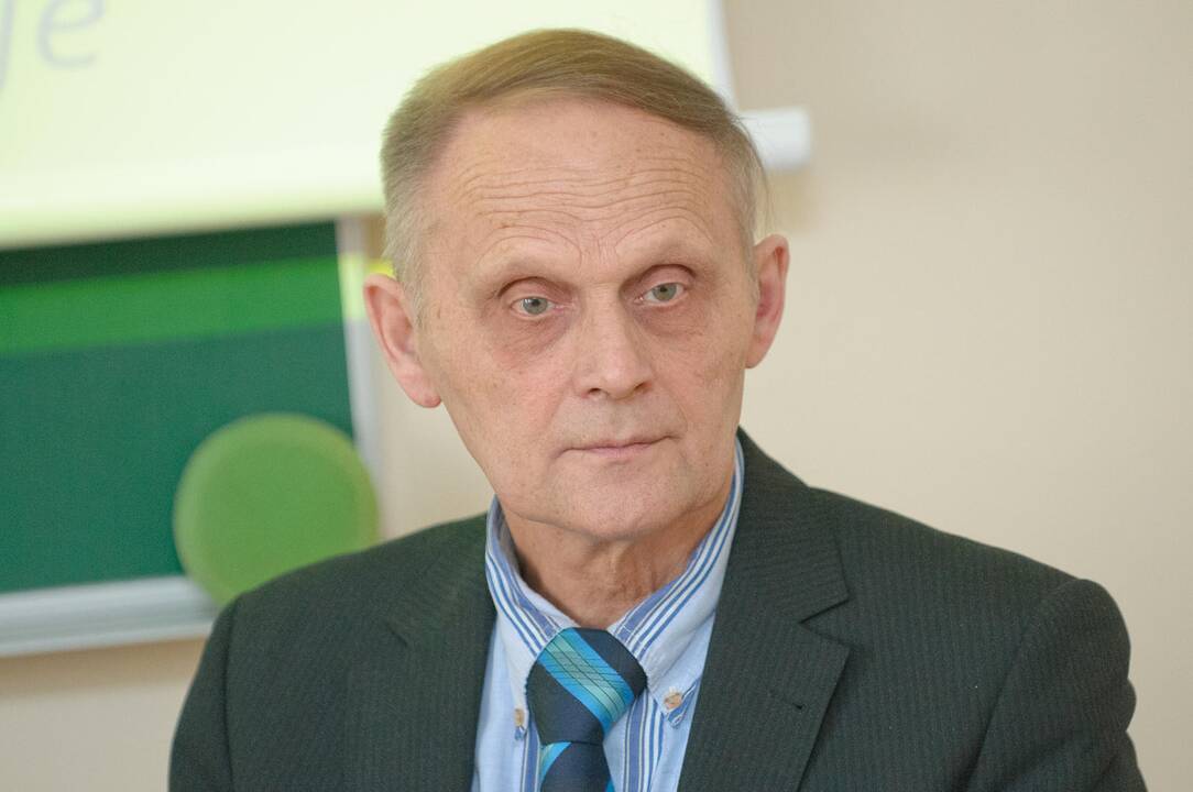 KTU vyr. inžinierius dr. V. Adomavičius
